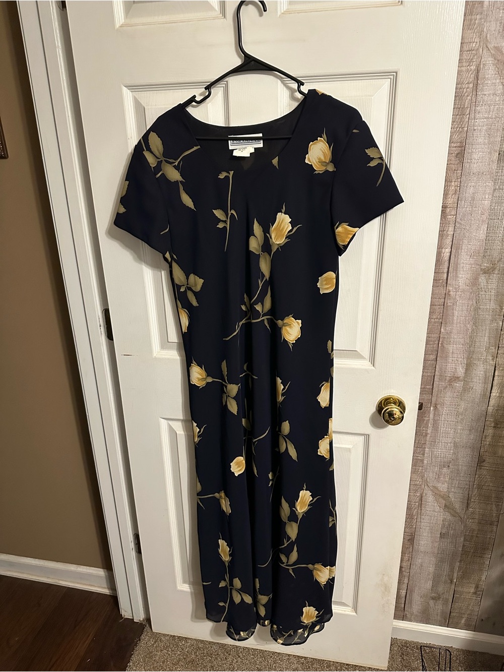 Jessica Howard Black Maxi Dress with Yellow Rose Print